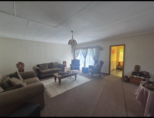 3 BEDROOM HOUSE FOR SALE IN THREE RIVERS EAST